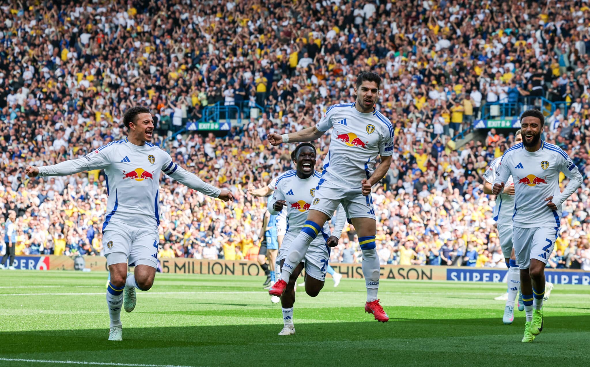 Leeds United's Manor Solomon celebrates scoring the opening goal during the Sky Bet Championship