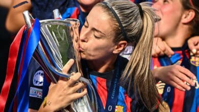 Alexia Putellas of FC Barcelona kisses the trophy after her side's victory in the UEFA Women's Champions League Final 2022/23 final match between FC Barcelona and Vfl Wolfsburg in the PSV Stadion on June 3, 2023 in Eindhoven, Netherlands.