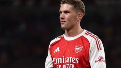 SINGAPORE, SINGAPORE - JULY 27: Viktor Gyokeres of Arsenal applauds supporters prior to the Pre-Season Friendly match between Arsenal FC and Newcastle United at National Stadium on July 27, 2025 in Singapore.
