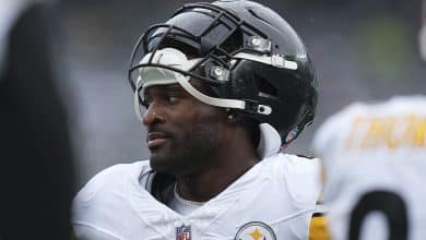 EAST RUTHERFORD, NEW JERSEY - SEPTEMBER 7: DK Metcalf #4 of the Pittsburgh Steelers looks on against the New York Jets in the game at MetLife Stadium on September 7, 2025 in East Rutherford, New Jersey.