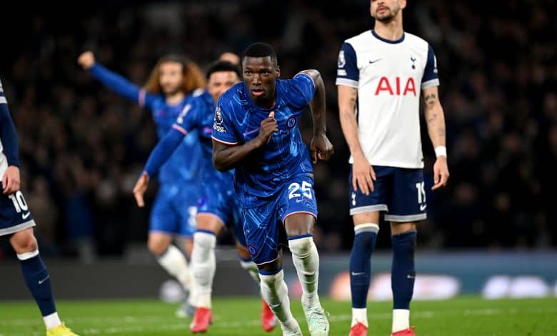 LONDON, ENGLAND - APRIL 03: Moises Caicedo of Chelsea celebrates scoring a goal which is later disallowed following a VAR check during the Premier League match between Chelsea FC and Tottenham Hotspur FC at Stamford Bridge on April 03, 2025 in London, England.