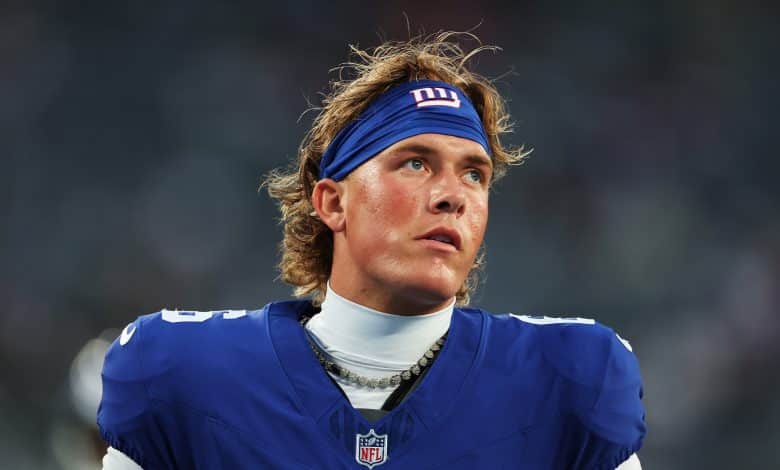 Jaxson Dart #6 of the New York Giants