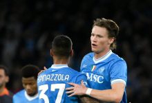Scott McTominay of SSC Napoli celebrates with Leonardo Spinazzola
